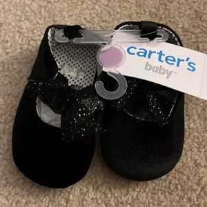 6-9 month Carter’s flats